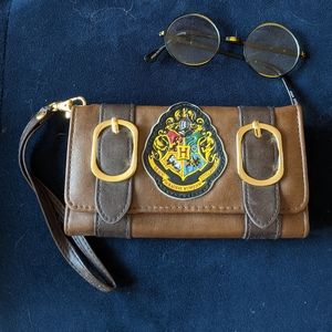 New Harry Potter Hogwarts Logo Wristlet/Wallet